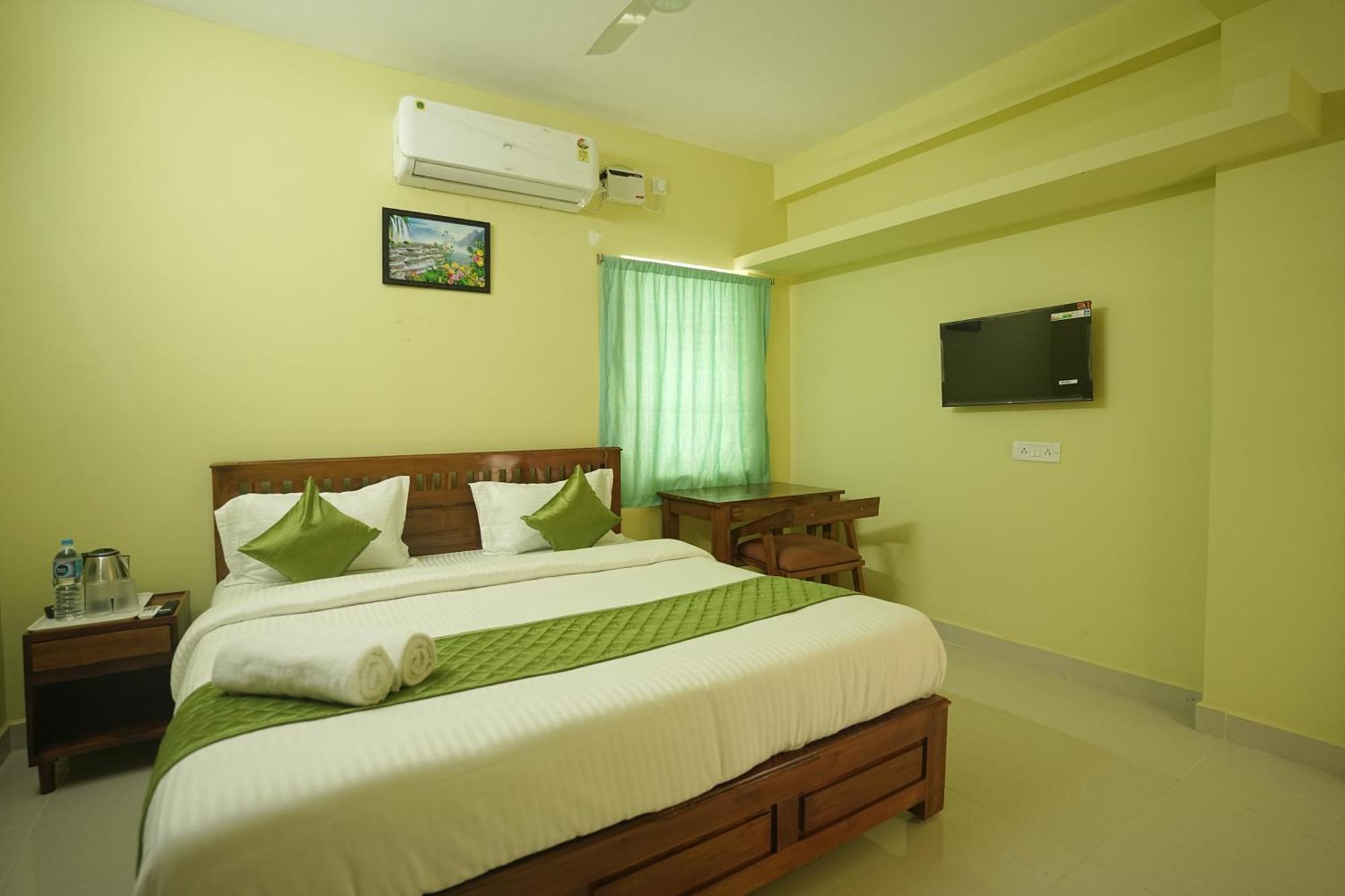 Le Leos Park Inn ปอนดิเชอรี ภายนอก รูปภาพ