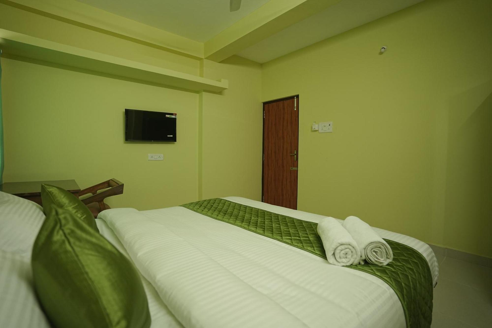 Le Leos Park Inn ปอนดิเชอรี ภายนอก รูปภาพ