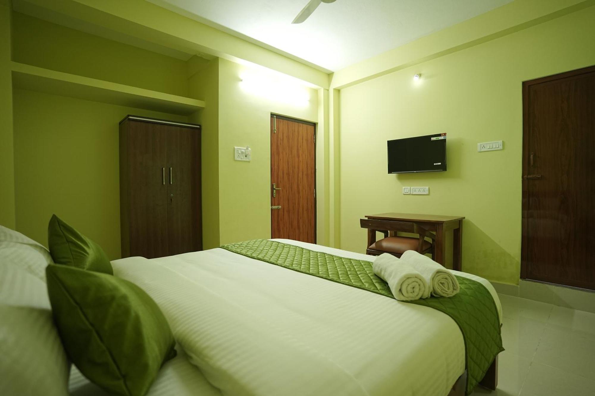 Le Leos Park Inn ปอนดิเชอรี ภายนอก รูปภาพ